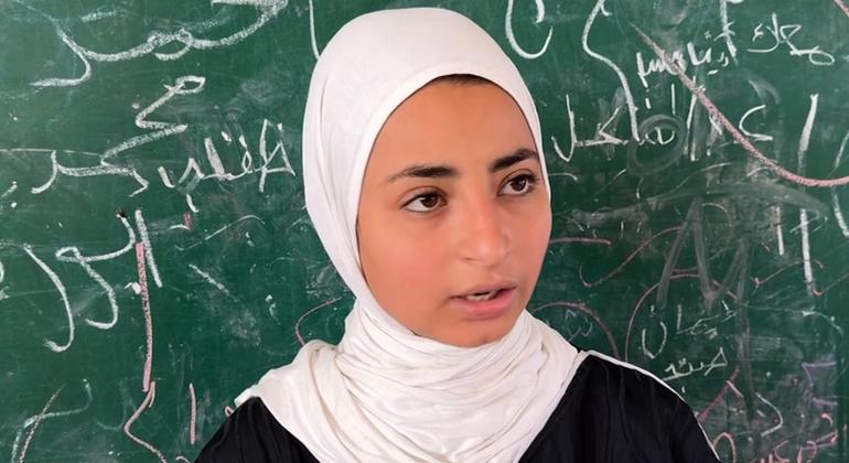 Arwa Al-Masri reside en una escuela de UNRWA en Gaza, junto a más de 20.000 desplazados.